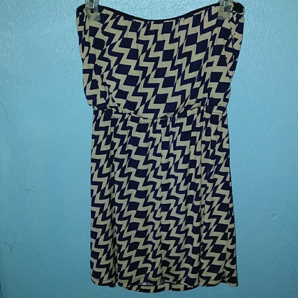 Dress - Picture 5 of 5